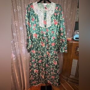 VTG Sleep Club Floral Nightgown